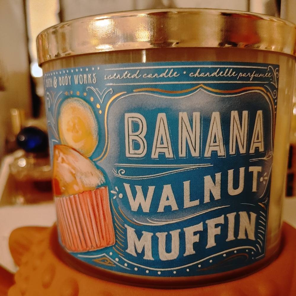 BATH & BODY WORKS 3 WICK CANDLE LIMITED EDITION 🍌 BANANA WALNUT MUFFIN
